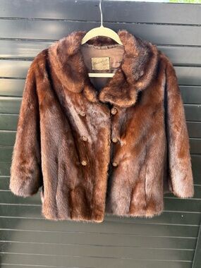 Vintage Luxurious Chestnut Brown Mink coat